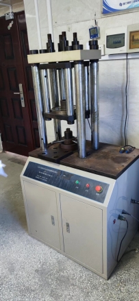 全自動(dòng)高強(qiáng)螺栓檢測(cè)儀